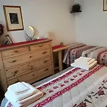 Oda ve Kahvaltı Kebele 3*